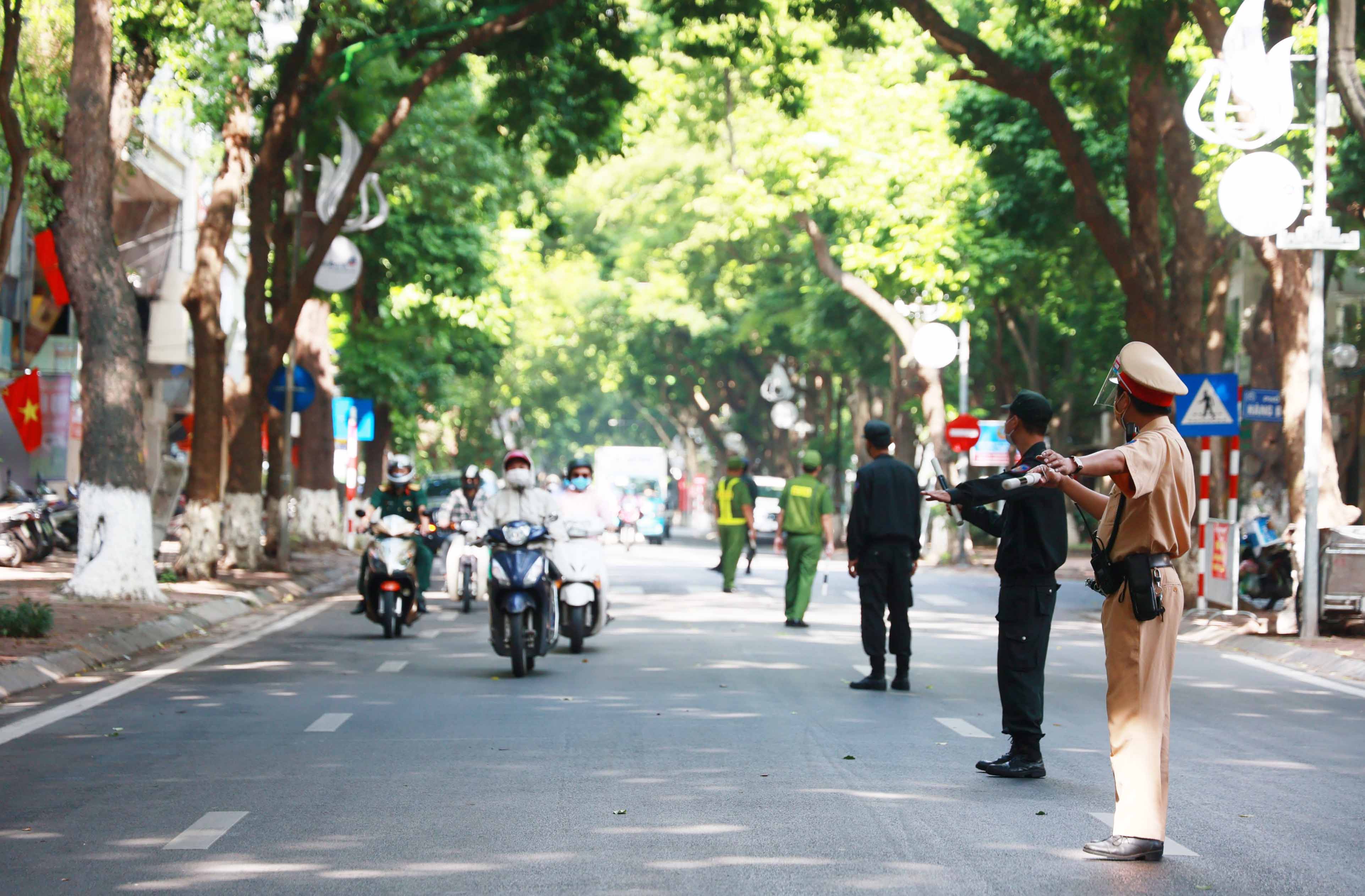 Từ ngày 8 9, người dân ra vào Vùng 1 phải có Giấy đi đường mới
