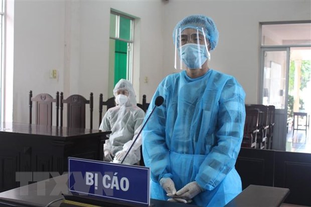 Phạt tù các đối tượng chống người thi hành công vụ, giả mạo vị trí công tác
