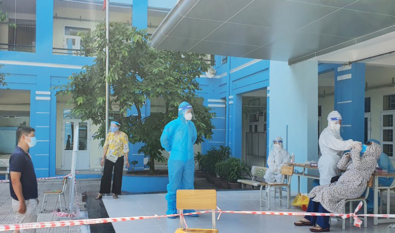 Xét nghiệm diện rộng “Chìa khóa” giúp kiểm soát, khống chế dịch COVID-19