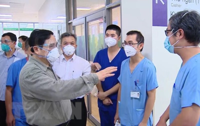 Quan tâm hơn nữa với đội ngũ bác sĩ, điều dưỡng và nhân viên y tế