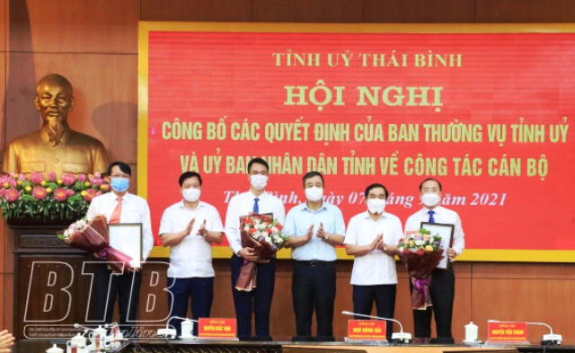 Thái Bình Công bố các quyết định về công tác cán bộ