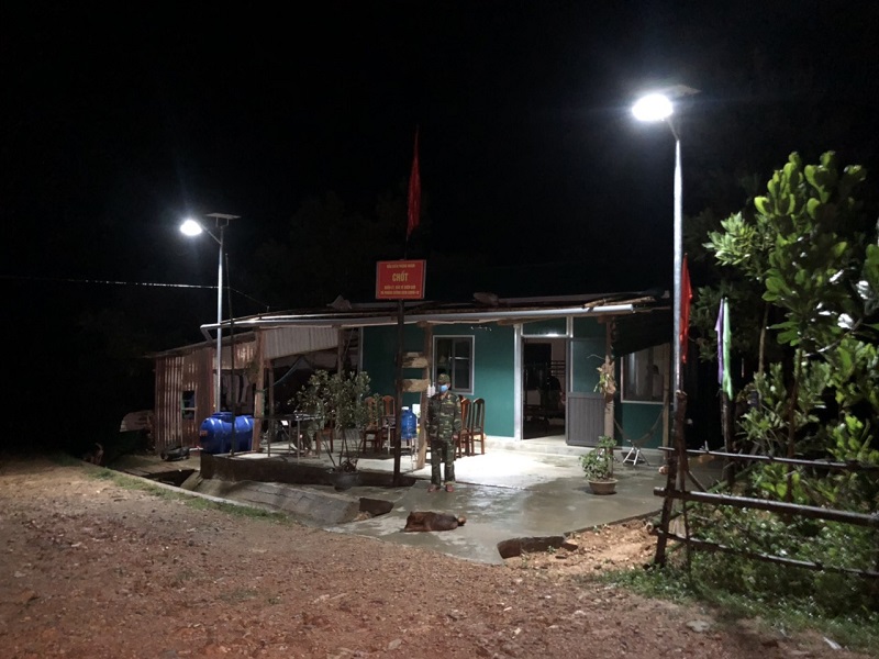 Thắp sáng đường biên - phòng chống dịch COVID-19