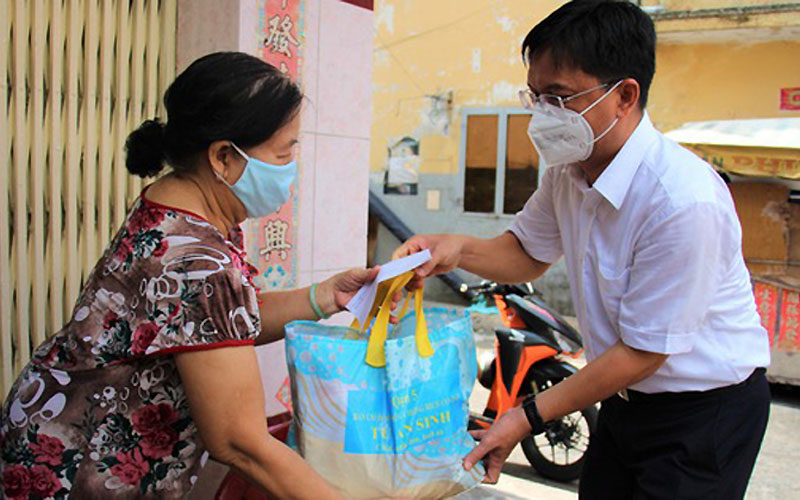 Bảo đảm an sinh xã hội và an toàn phòng, chống dịch