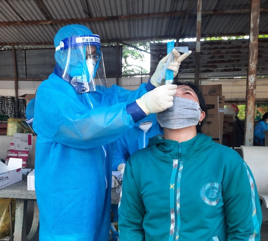 Nén niềm riêng, hỗ trợ vùng “tâm dịch”