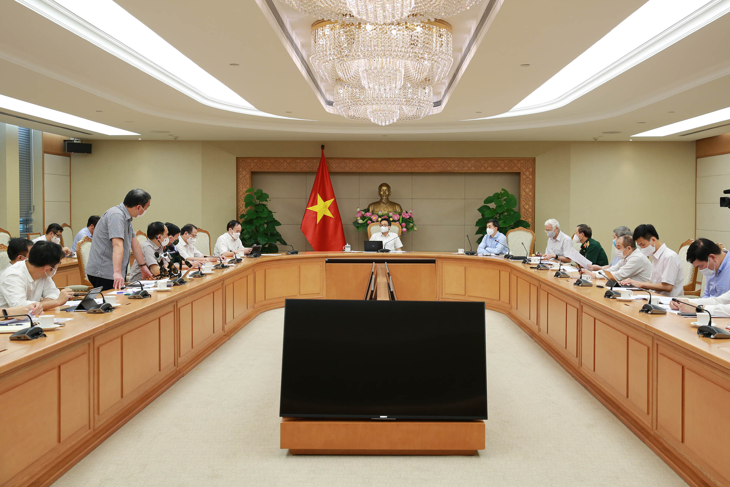 Việt Nam sẽ có ít nhất 1 vắc xin được triển khai tiêm trong nước từ đầu năm 2022