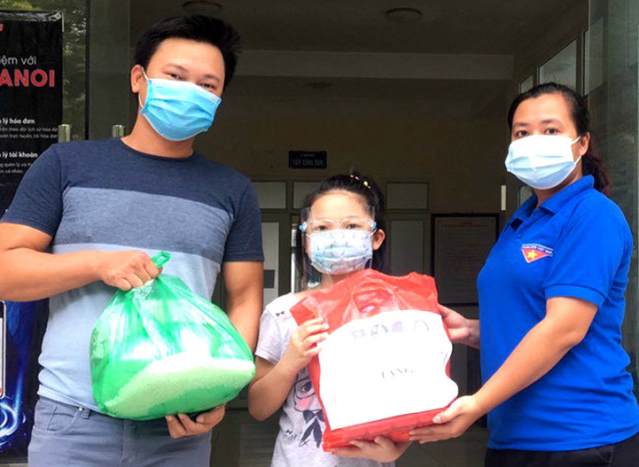 Mang niềm vui Trung thu qua chương trình “Lồng đèn thắp sáng ước mơ”