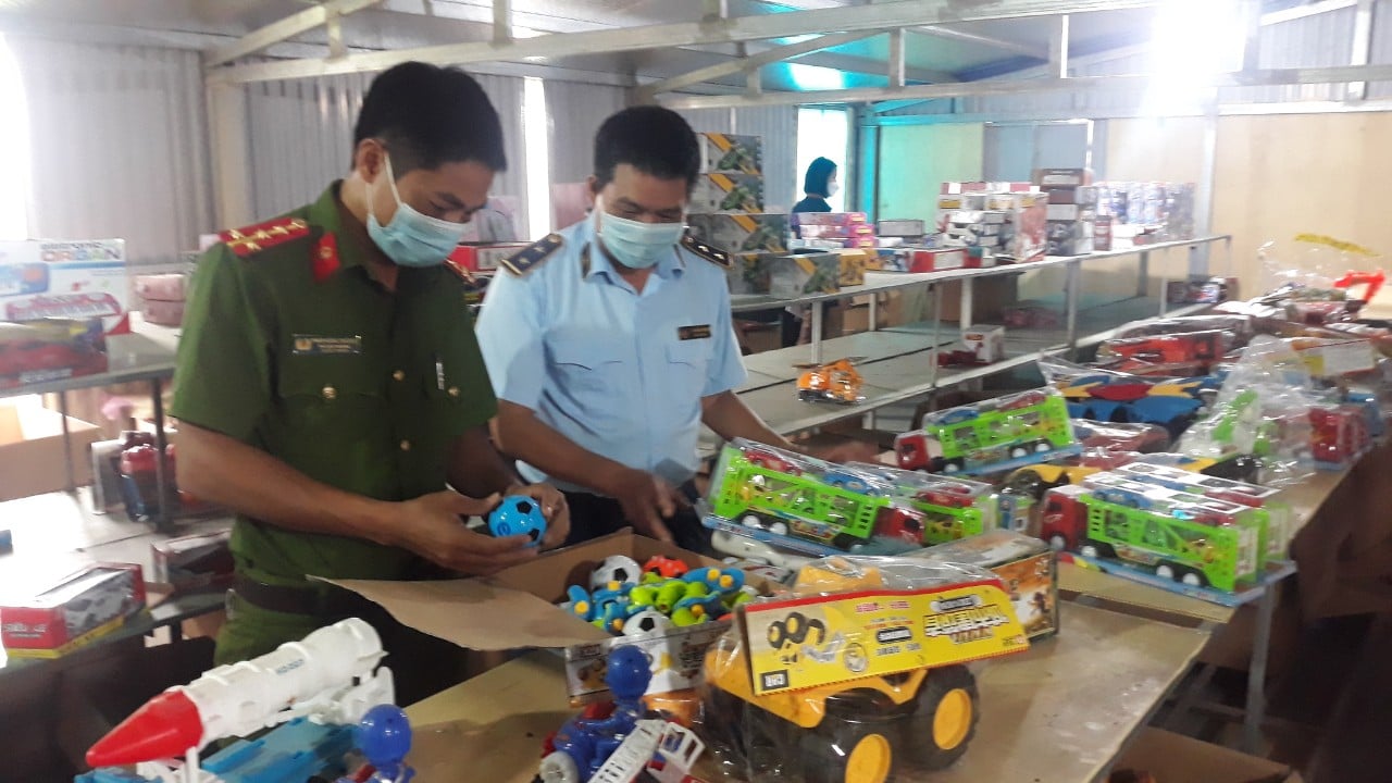 Nam Định Triệt phá kho đồ chơi trẻ em nhập lậu lớn nhất từ trước đến nay