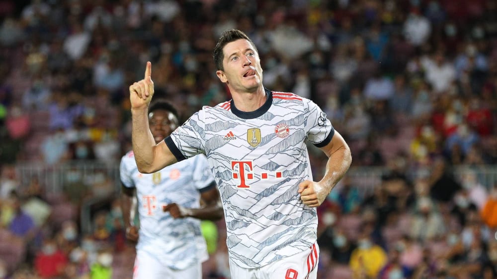 Bayern dễ dàng đánh sập Camp Nou