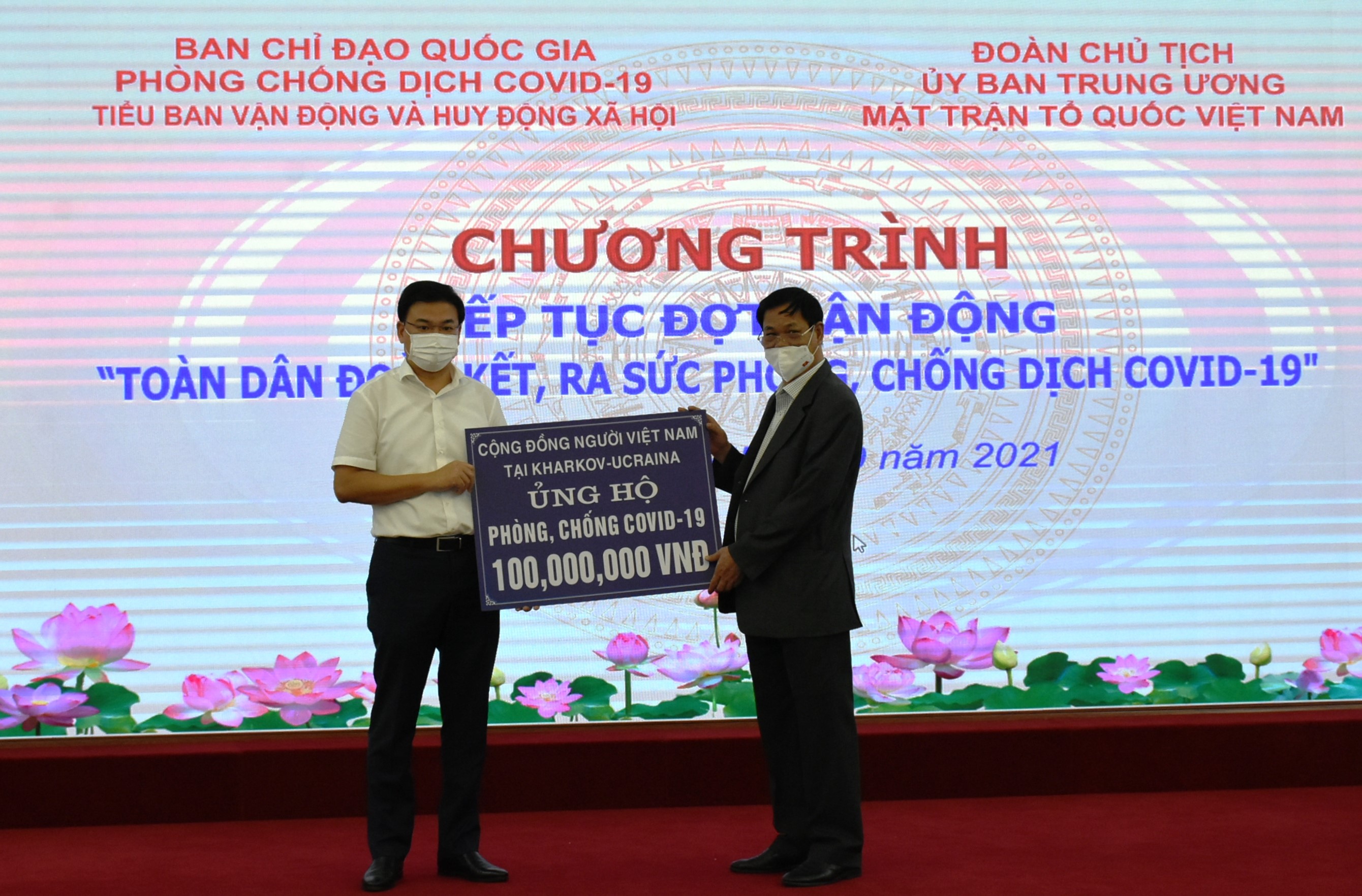 Kiều bào chung tay phòng chống đại dịch COVID-19