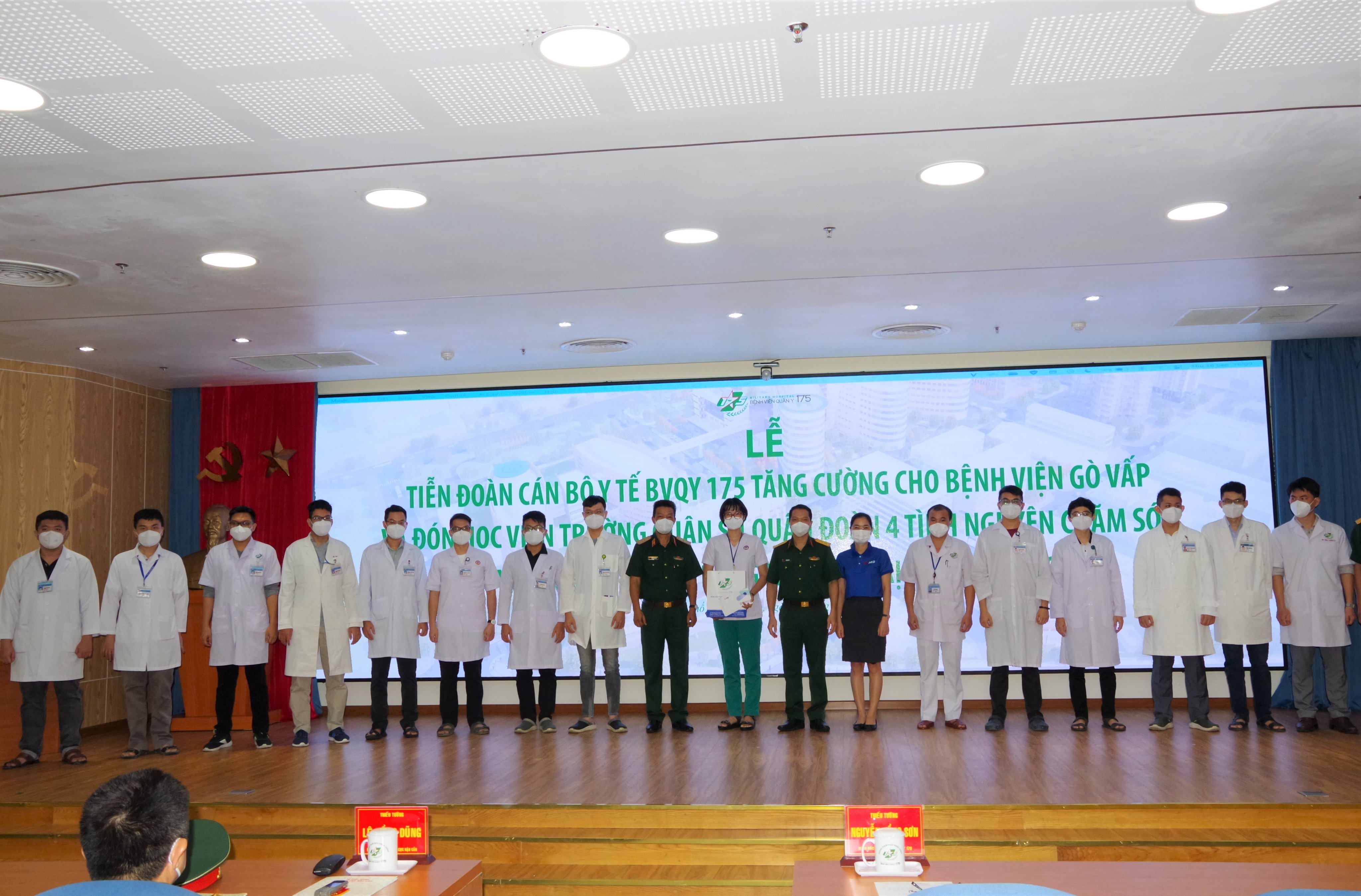 Bệnh viện Quân y 175 tăng cường nhân lực cho Bệnh viện điều trị COVID-19 quận Gò Vấp