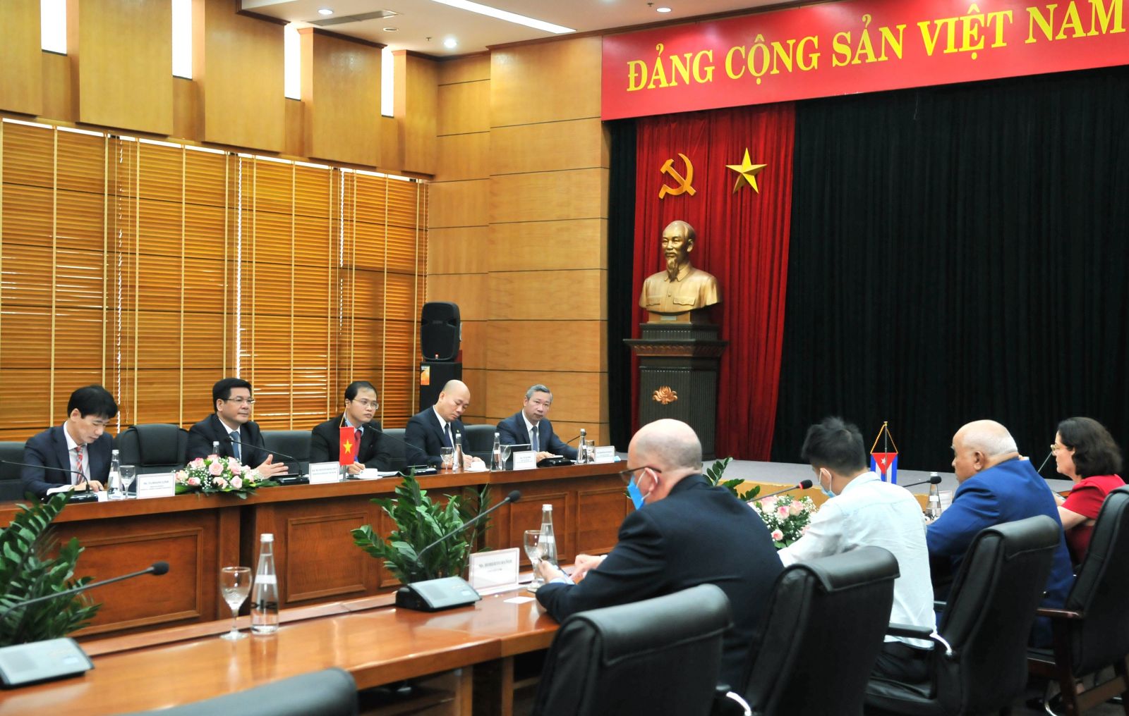 Đại sứ Cuba tại Việt Nam làm việc với Bộ Công Thương