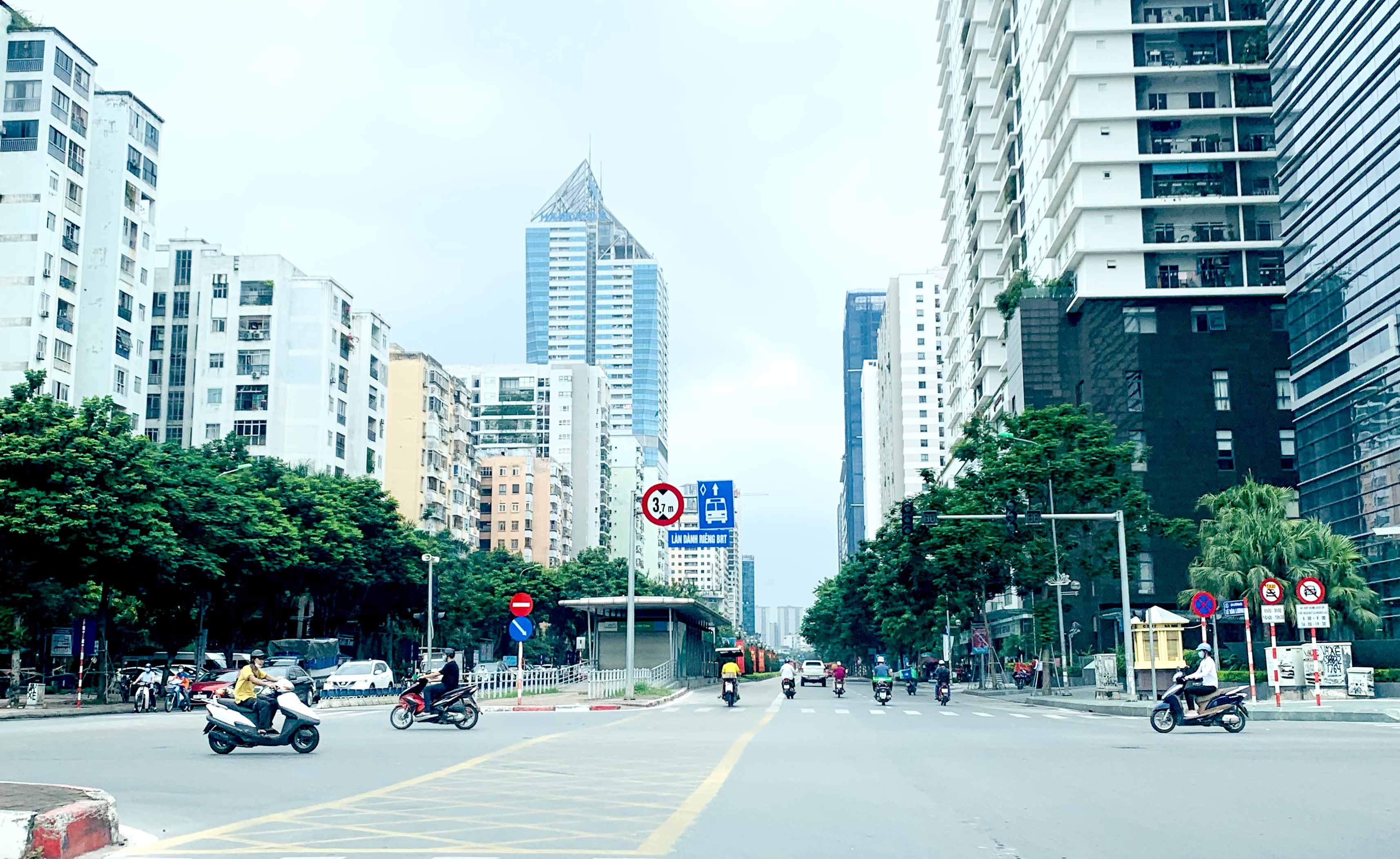 Hà Nội nới lỏng giãn cách xã hội, cho phép bán hàng ăn mang về