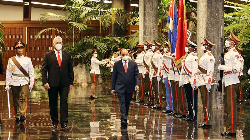 Chủ tịch Cuba chủ trì Lễ đón Chủ tịch nước Nguyễn Xuân Phúc