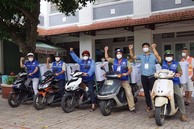 TP Hồ Chí Minh Đội SOS đã trao 14 438 túi an sinh đến người dân