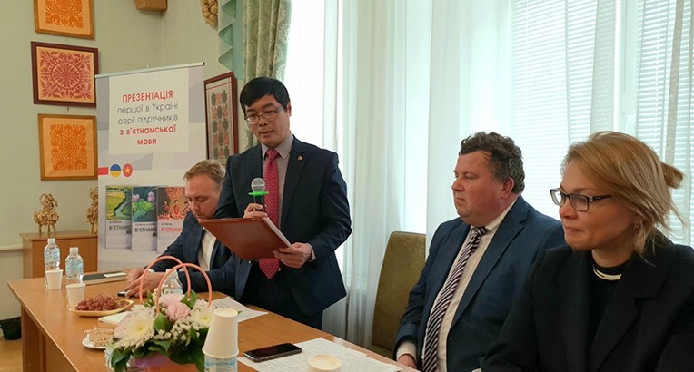 Ra mắt bộ giáo trình tiếng Việt tại Ukraine