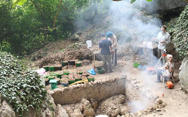 Khai quật khảo cổ tại địa điểm khu vực cửa mái đá ngườm Tuyên Quang