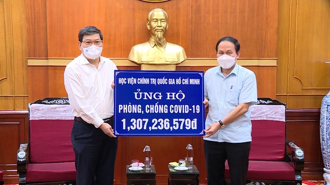 Mặt trận công khai tiền ủng hộ trên trang thông tin điện tử