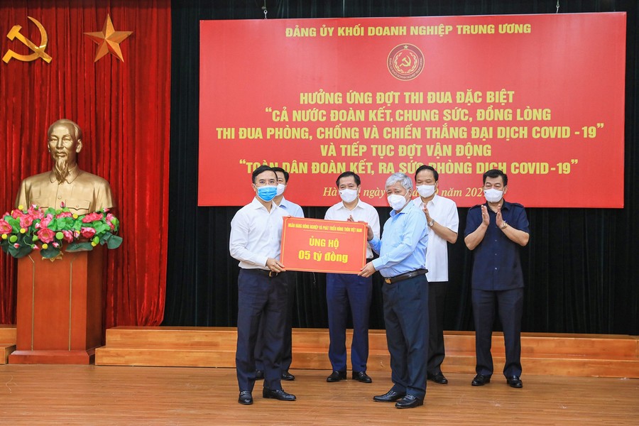 Đảng ủy Khối Doanh nghiệp Trung ương Gần 36 tỷ đồng ủng hộ phòng chống COVID-19