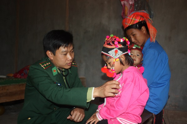 Quân dân đoàn kết, giữ vững biên cương