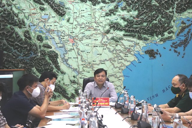 Kịp thời hướng dẫn tàu thuyền thoát ra khỏi vùng nguy hiểm