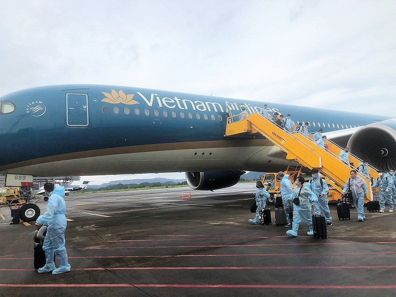 Chuyến bay thí điểm cách ly tập trung 7 ngày với công dân từ Pháp về nước