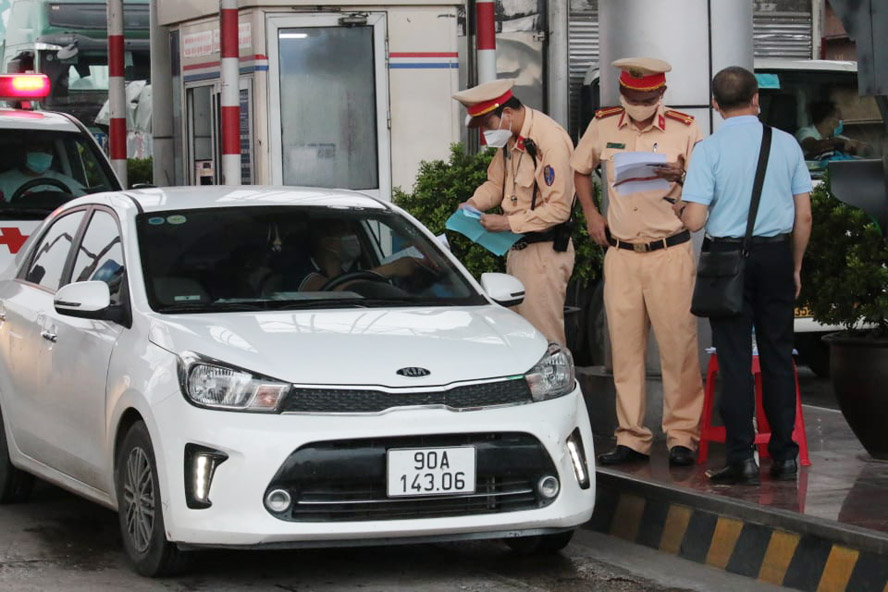 Hà Nội Yêu cầu gần 3 000 lượt phương tiện không ra, vào thành phố