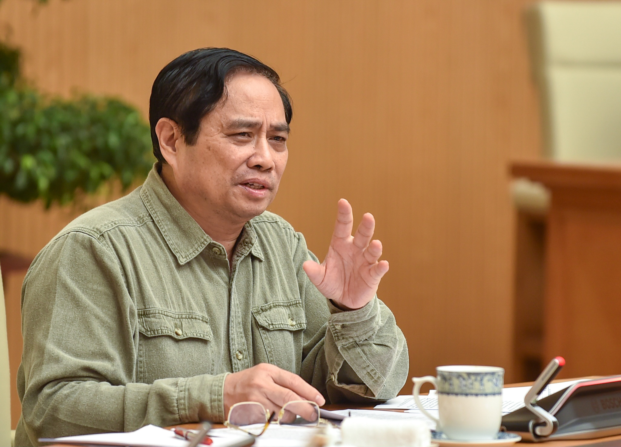 Thủ tướng Thích ứng an toàn, linh hoạt, kiểm soát hiệu quả dịch bệnh COVID-19