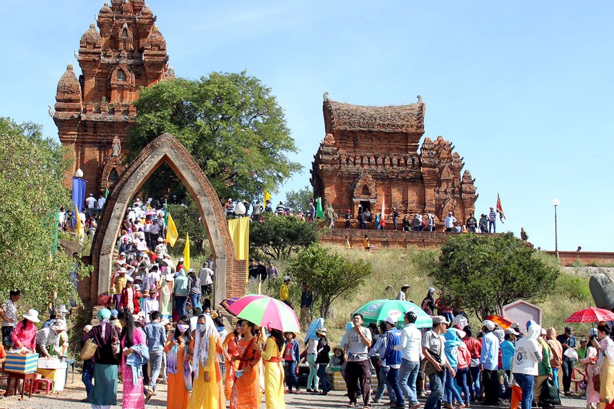 Đảm bảo an toàn cho đồng bào Chăm Bàlamôn đón Tết Katê