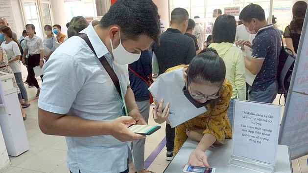 Chấm dứt hợp đồng lao động trái luật xử lý như thế nào