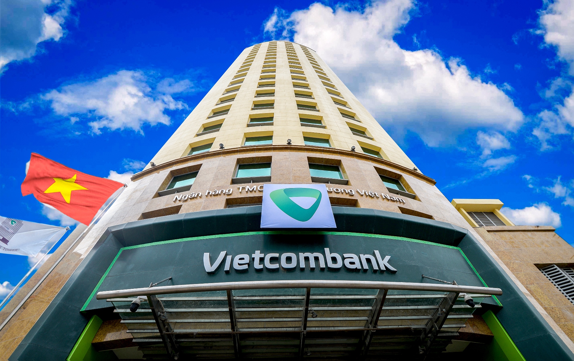 S P tiếp tục đánh giá xếp hạng tín nhiệm Vietcombank cao nhất trong số những ngân hàng Việt Nam