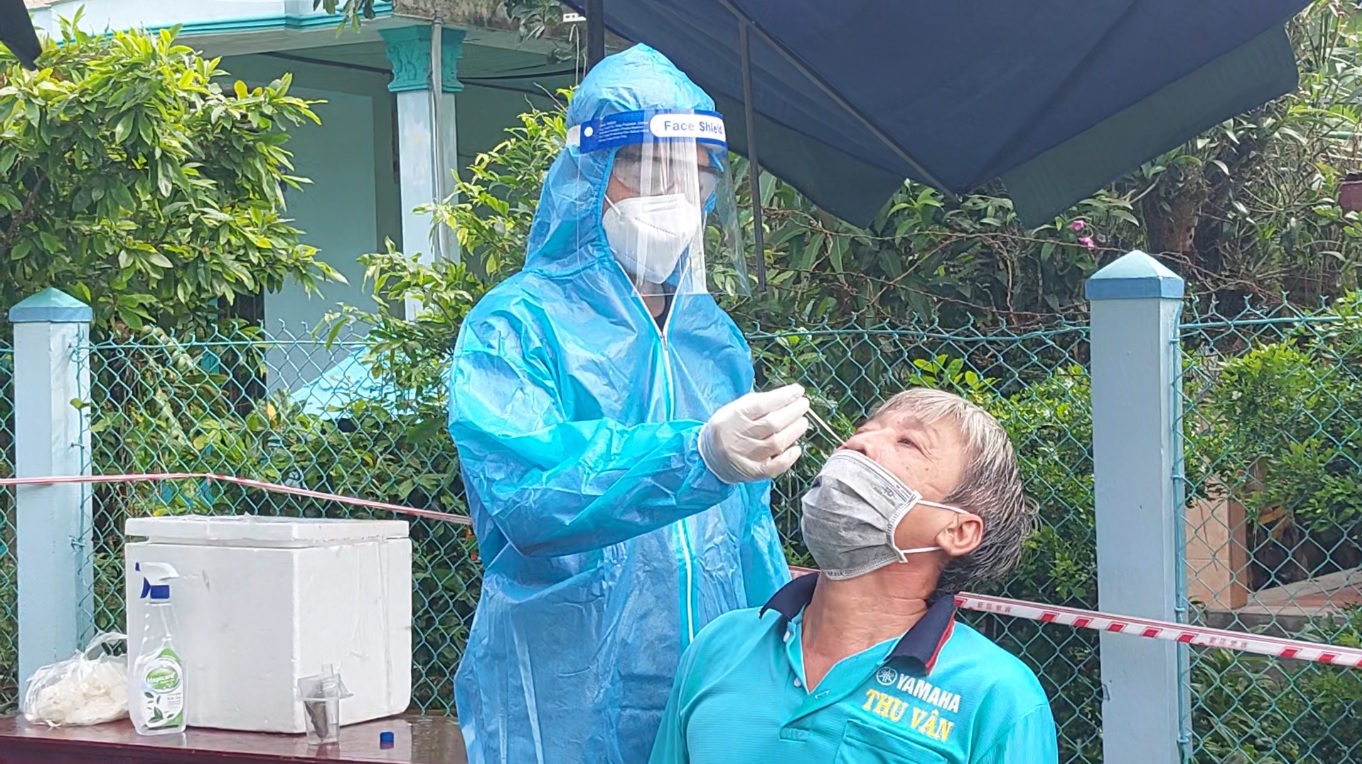 TP Sa Đéc xét nghiệm tầm soát COVID-19 trong cộng đồng