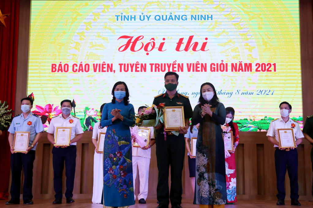 Xứng đáng là người chiến sĩ trên mặt trận tư tưởng