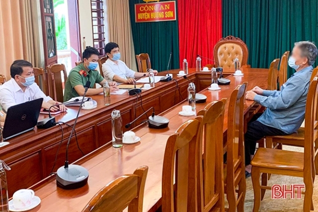 Hà Tĩnh Xử phạt 2 chủ tài khoản Facebook đăng thông tin thất thiệt