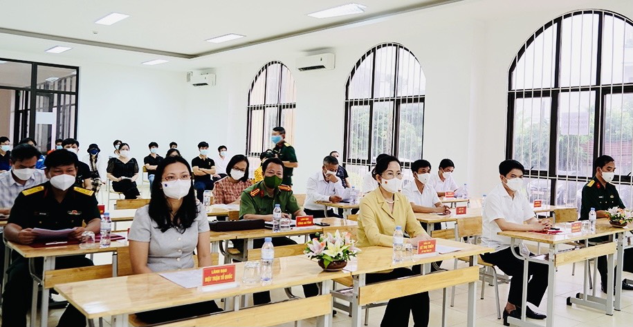 Bộ Chỉ huy Quân sự tỉnh Hà Nam Bàn giao công dân từ TP Hồ Chí Minh hoàn thành cách ly tập trung về địa phương