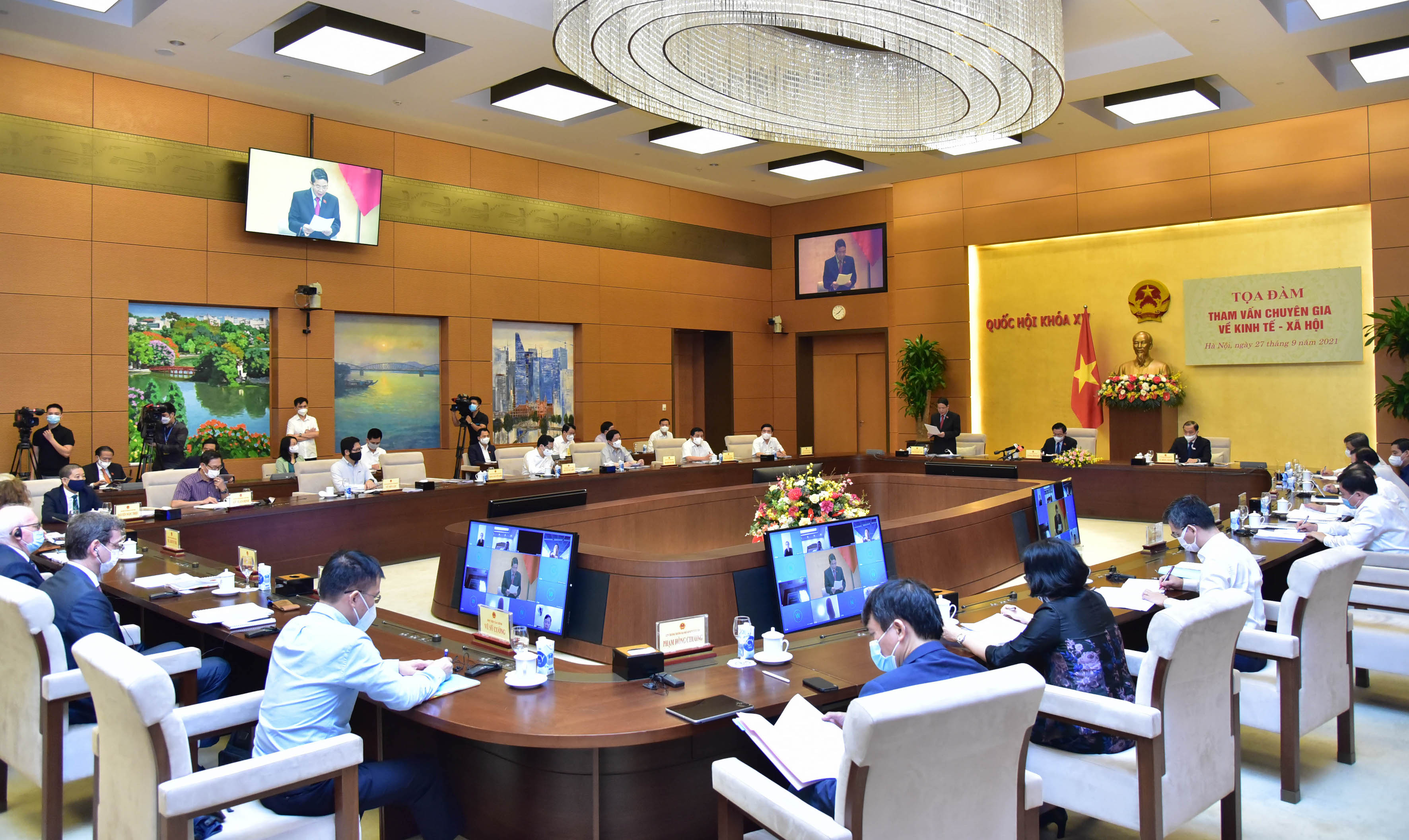 Chuyên gia hiến kế phát triển kinh tế - xã hội trong đại dịch COVID-19