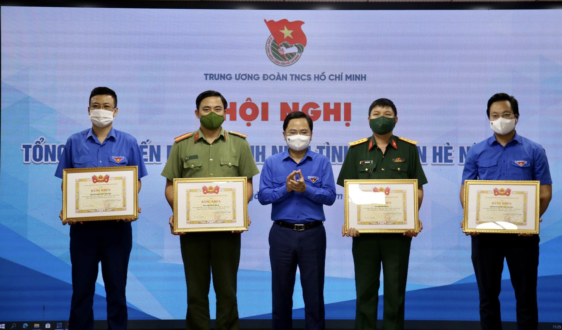Dấu ấn tình nguyện trong các hoạt động hỗ trợ người dân phòng, chống dịch