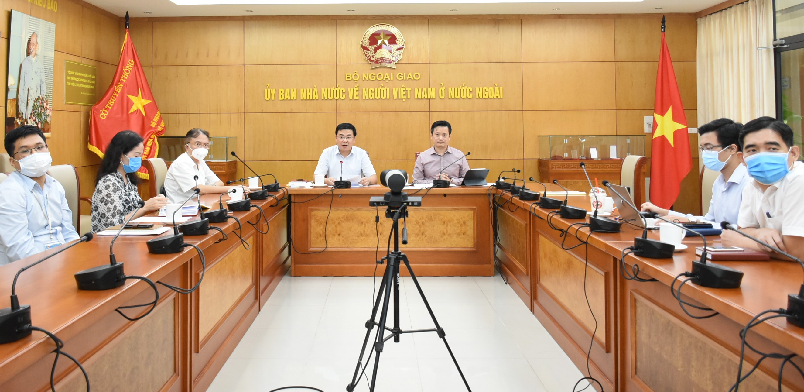 Đặc điểm thế giới trong đại dịch COVID-19 Những tác động đến Việt Nam
