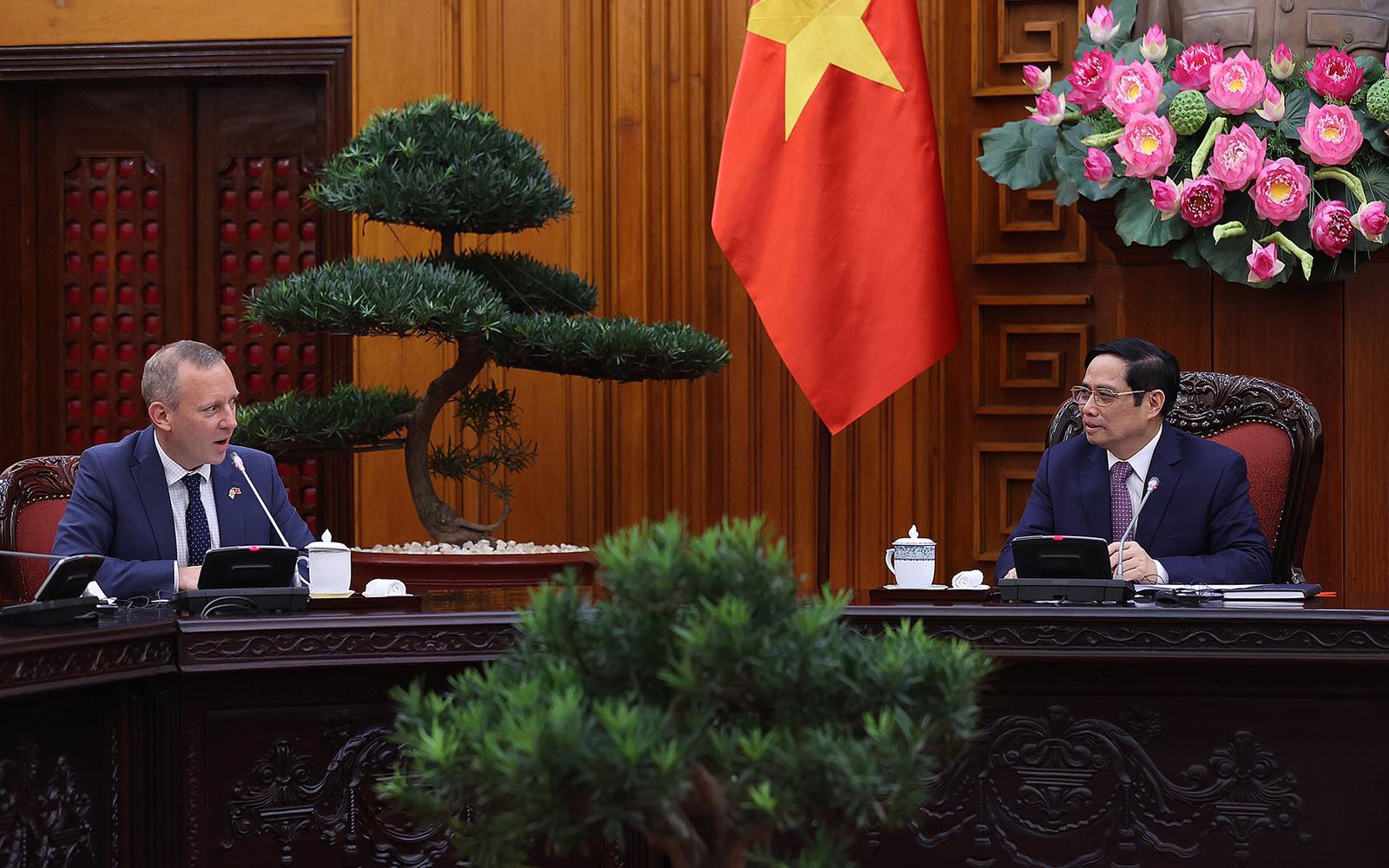 Thủ tướng đề nghị Anh mở cửa hơn nữa thị trường cho hàng xuất khẩu Việt Nam