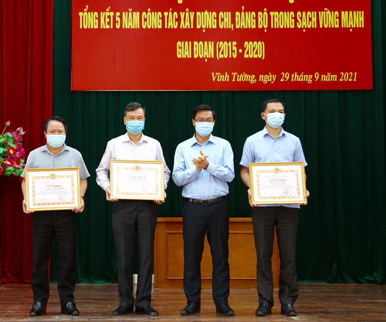 Nâng cao năng lực lãnh đạo của tổ chức cơ sở Đảng trong thực hiện nhiệm vụ chính trị