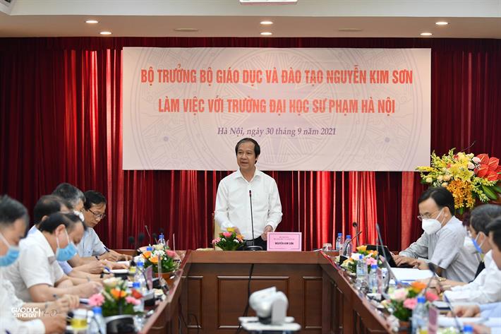 Xây dựng và phát triển đội ngũ nhà giáo đáp ứng yêu cầu đổi mới căn bản, toàn diện giáo dục và đào tạo