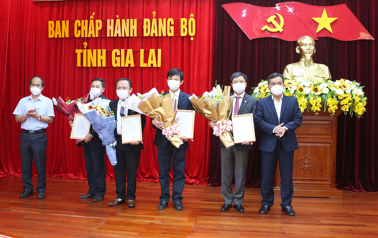 Gia Lai Công bố các quyết định về công tác cán bộ