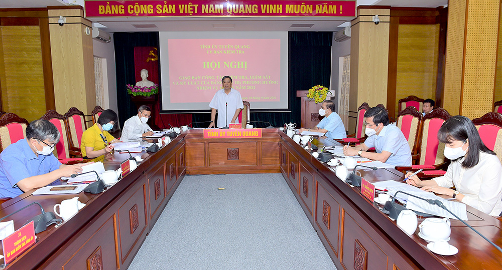 Không có ngoại lệ, không có vùng cấm