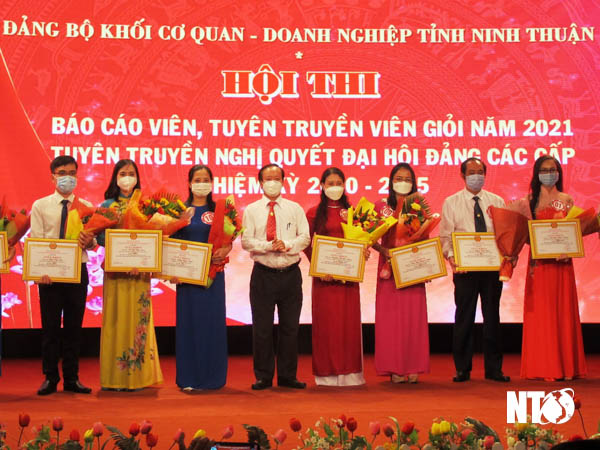 Nâng cao nhận thức về Nghị quyết Đại hội XIII và Nghị quyết Đại hội Đảng bộ các cấp