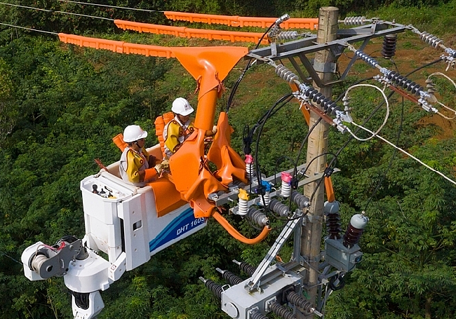 EVN đảm bảo cấp điện an toàn mùa nắng nóng và phục vụ bầu cử