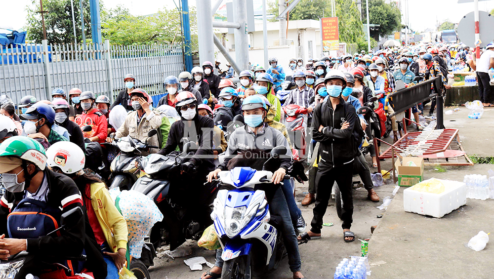 Triển khai các giải pháp tiếp nhận, quản lý người dân tự phát về địa phương