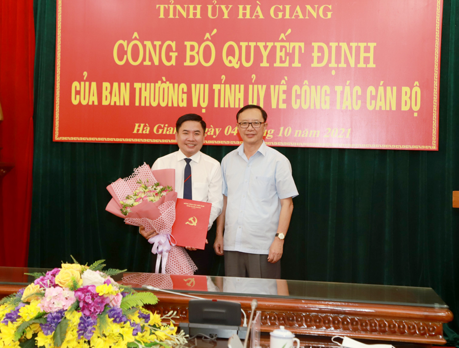 Hà Giang Công bố các quyết định về công tác cán bộ