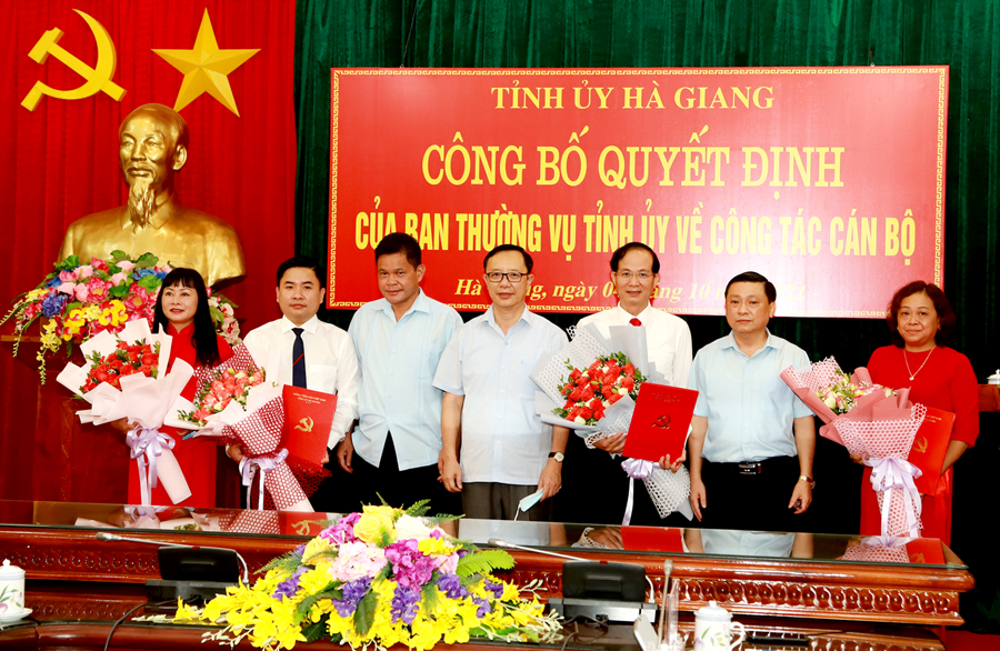 Hà Giang Trao các quyết định về công tác nhân sự
