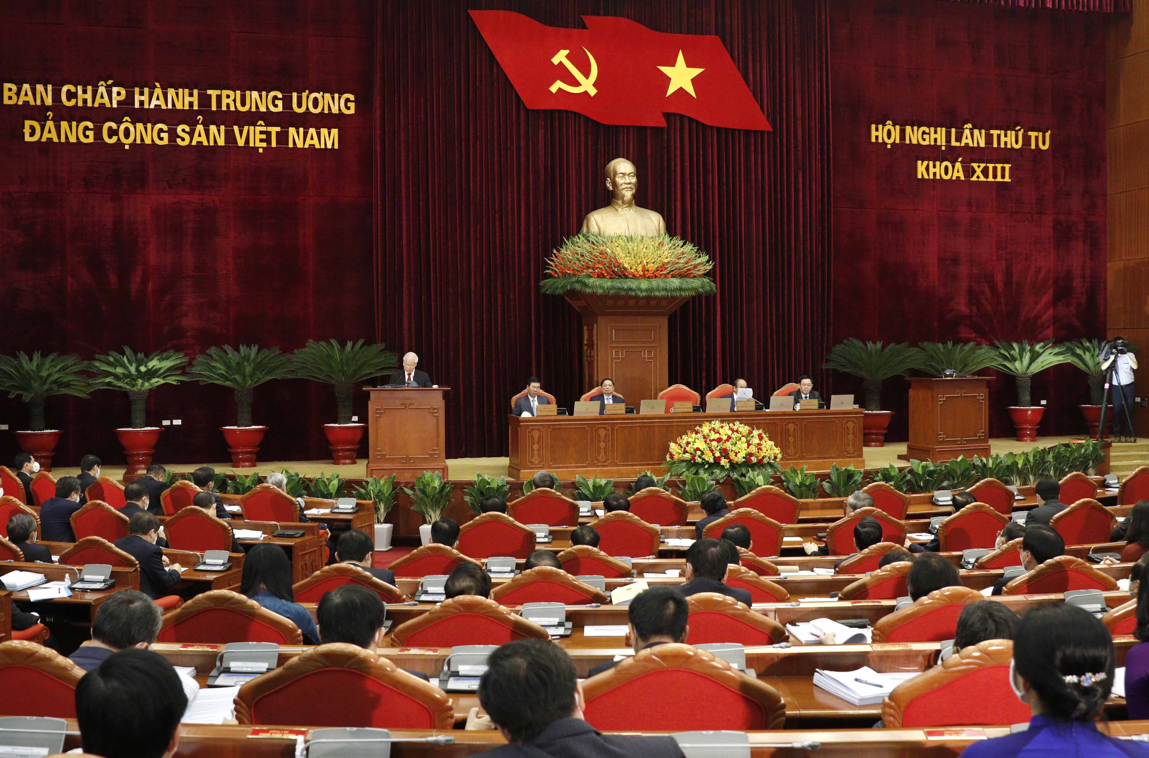 Ngày làm việc thứ nhất Hội nghị Trung ương 4 khoá XIII