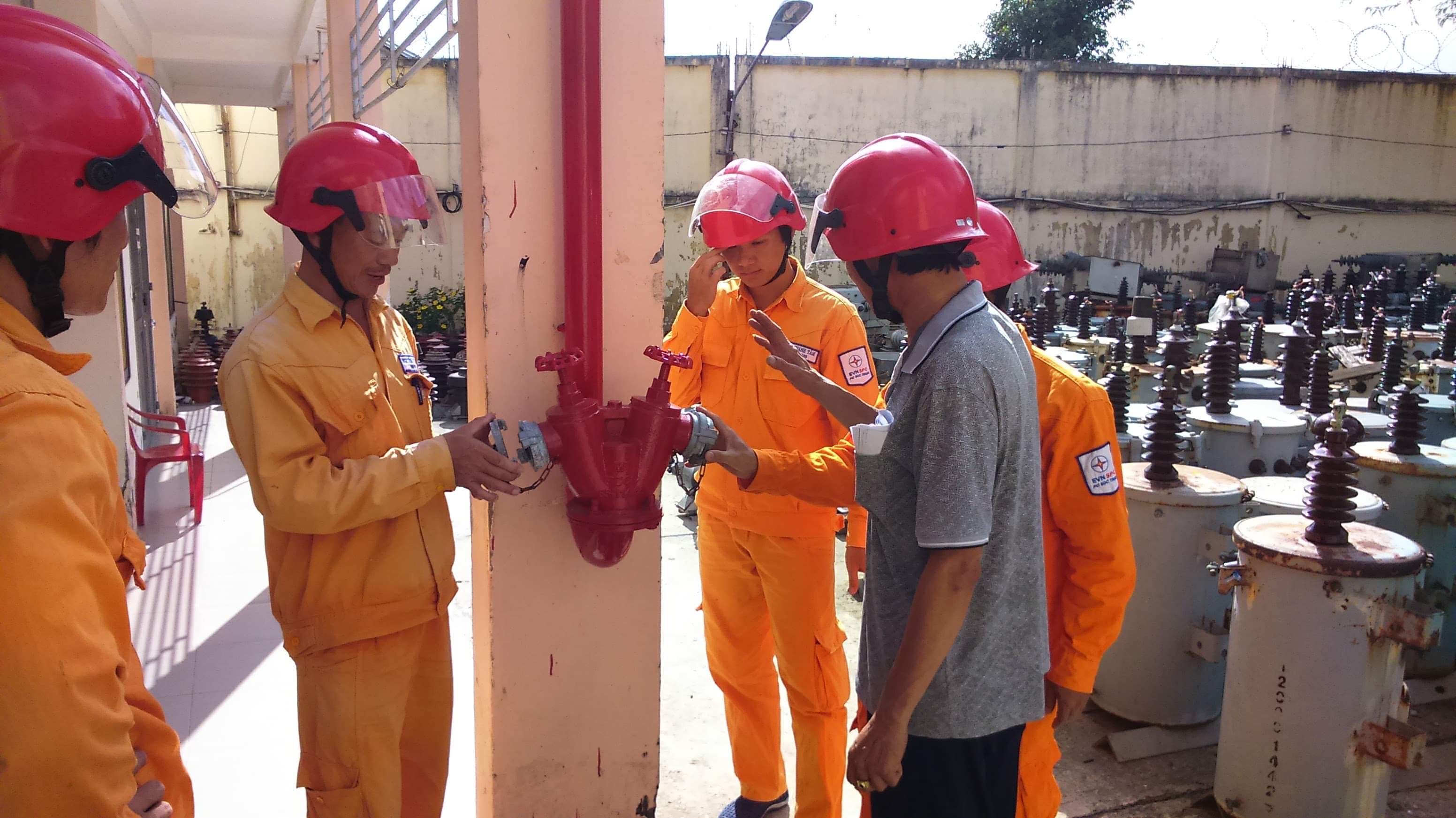 EVNSPC đảm bảo toàn an phòng cháy trong bối cảnh dịch bệnh COVID-19