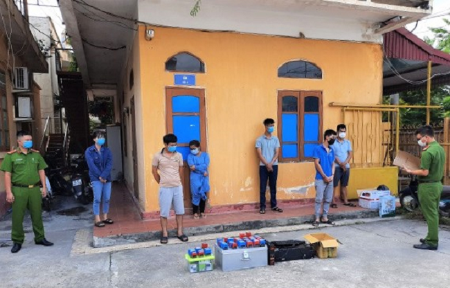 Phá đường dây làm giả giấy khám sức khoẻ quy mô lớn